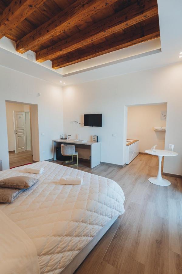 A-Mare Exclusive Rooms & Suites Tarento Exterior foto